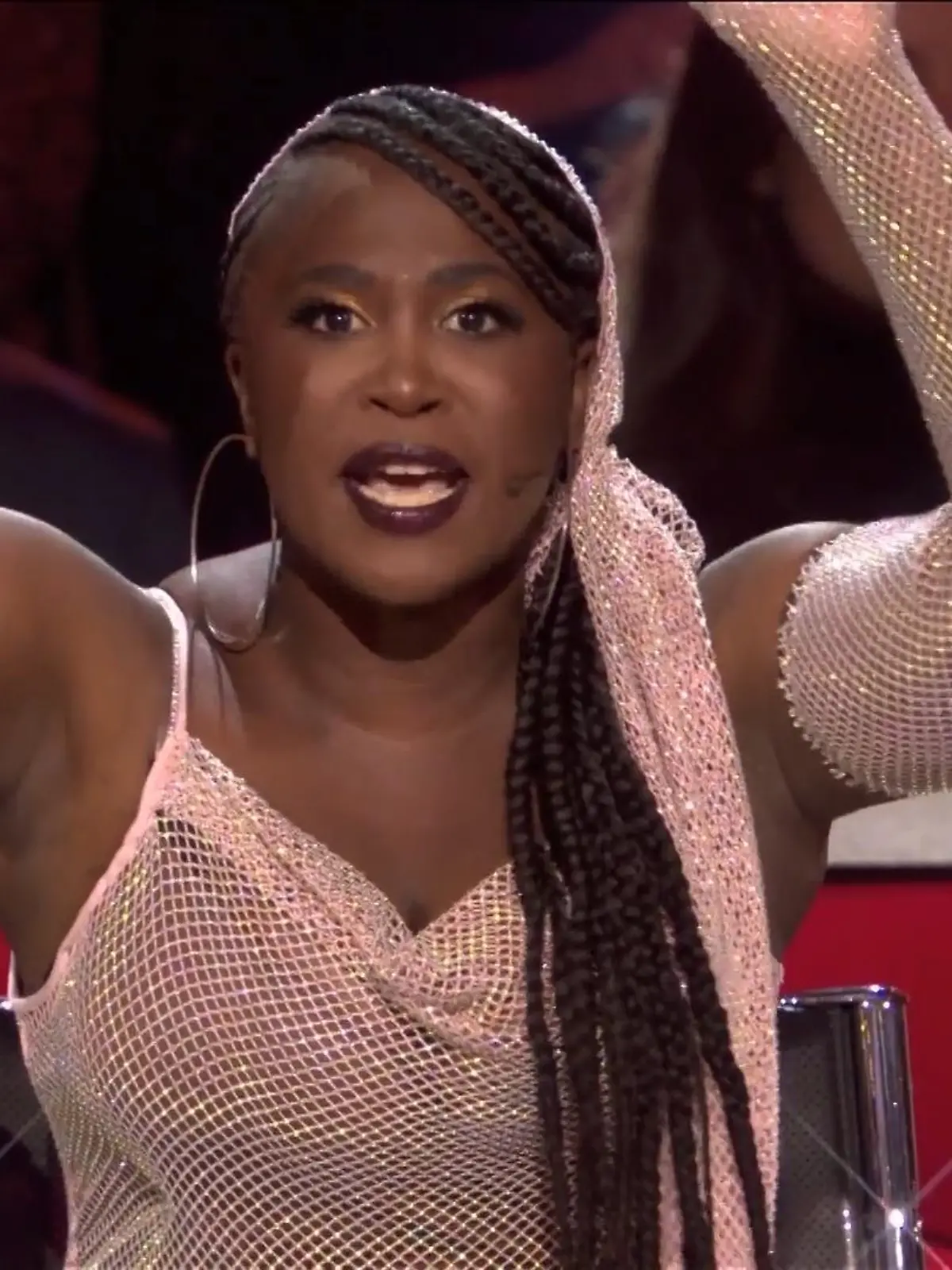 Motsi Mabuse macht Sharon Battistes Hatern eine Ansage.