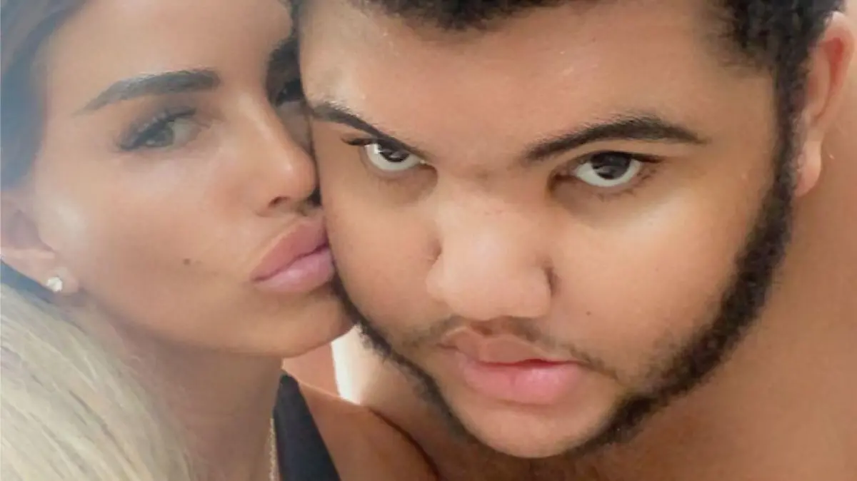 Katie Price liebt ihren Sohn Harvey sehr.