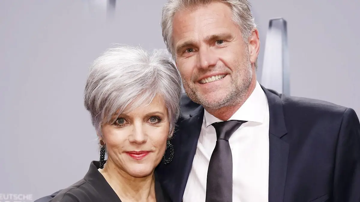 Birgit Schrowange mit Freund Frank Spothelfer bei der Verleihung des Deutschen Fernsehpreises 2018 im Palladium. Köln, 26.01.2018 *** Birgit Schrowange with friend Frank Spothelfer at the German television Awards 2018 in the Palladium Cologne 26 01 2018 Foto:xS.xGabschx/xFuturexImage