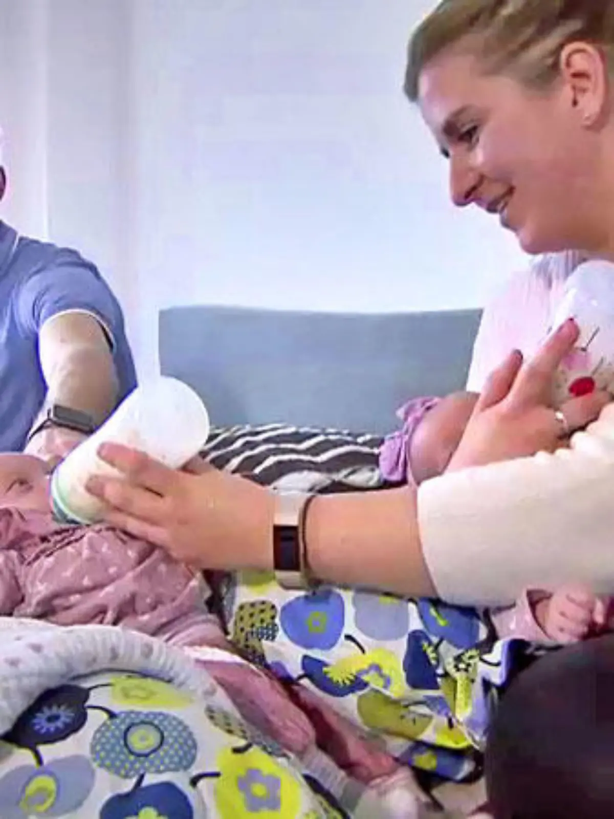 Vor einigen Tagen haben wir hier auf RTL.de mit großer Begeisterung über eine Geburt von eineiigen Drillingen in Australien berichtet. Umso schneller schlugen unsere Herzen, als uns wenig später eine Nachricht von Familie Rausch aus Pforzheim erreichte, die uns mitteilt: Diese Sensation gibt es auch bei uns in Deutschland!