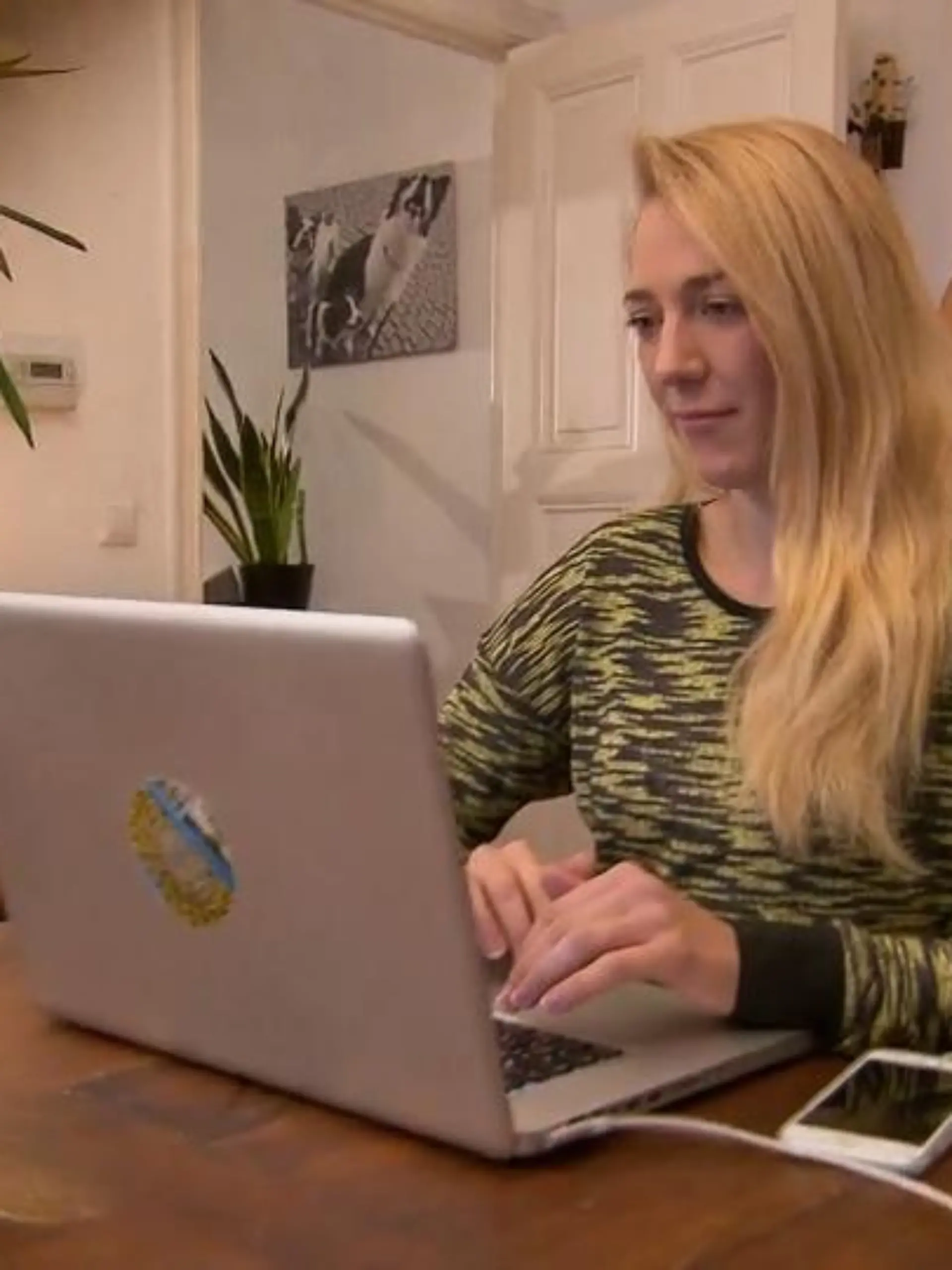 Cashbackportale zahlen für jeden Onlinekauf bares Geld zurück - bis zu 10 Prozent des Nettopreises sind drin. Wie es funktioniert und wie viel man wirklich sparen kann, sehen Sie im Video!