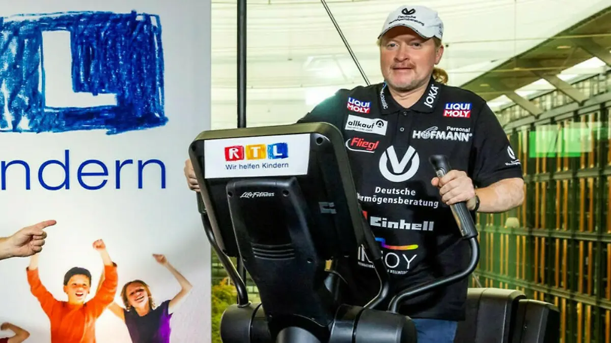 Joey Kelly steigt für RTL-Spendenmarathon 24 Stunden auf Crosstrainer