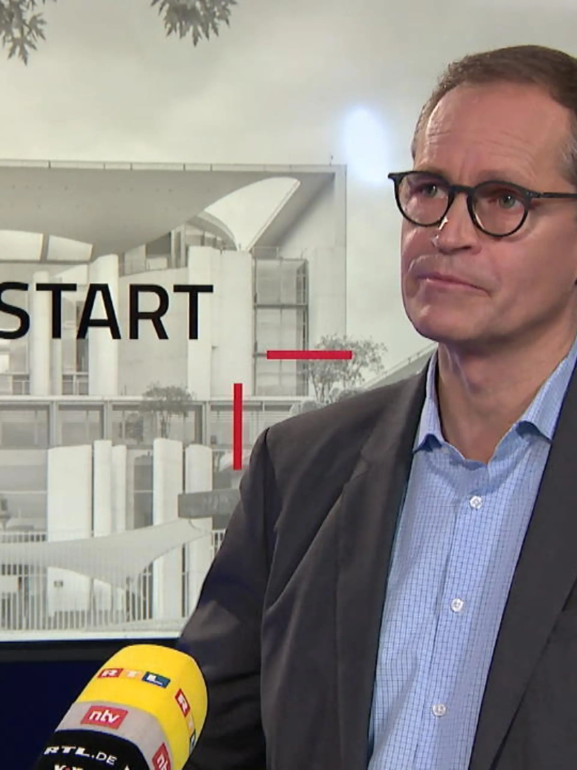 Die Halbzeitbilanz des Teil-Lockdowns ist gemischt. Bund und Länder sind sich einig: die Infektionszahlen sind immer noch zu hoch. Sie zu senken soll dann Gegenstand für die nächste Konferenz sein. Der Chef der Ministerpräsidentenkonferenz macht im „RTL/ntv Frühstart“ deutlich: mit Lockerungen darf nicht gerechnet werden.