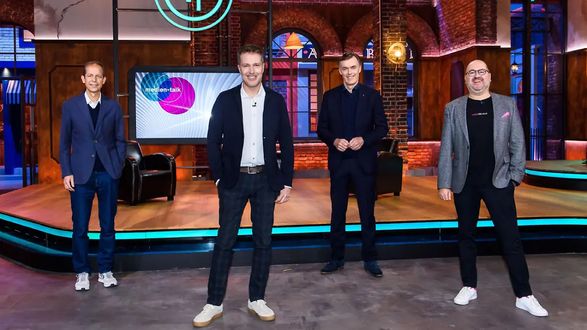 Stephan Schäfer (Geschäftführer Inhalte & Marken der Mediengruppe RTL Deutschland), Bernd Reichart (CEO der Mediengruppe RTL Deutschland), Michael Hagspihl (Geschäftsführer Privatkunden Telekom Deutschland) und Michael Schuld
