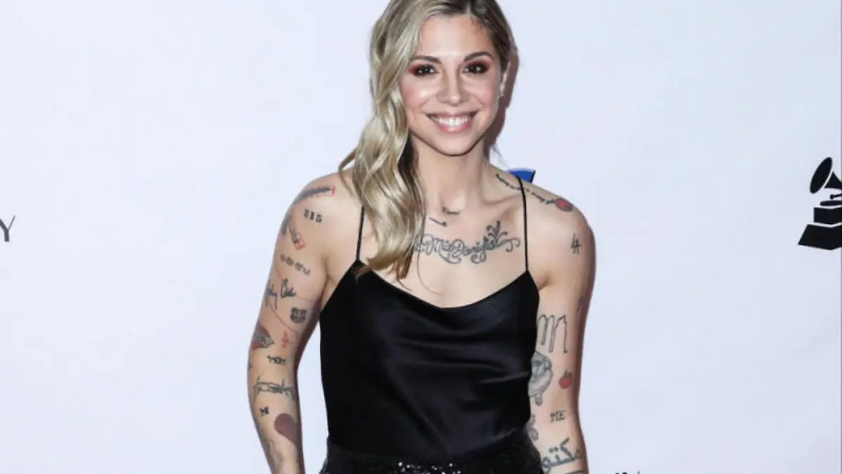 Christina Perri in der Klinik