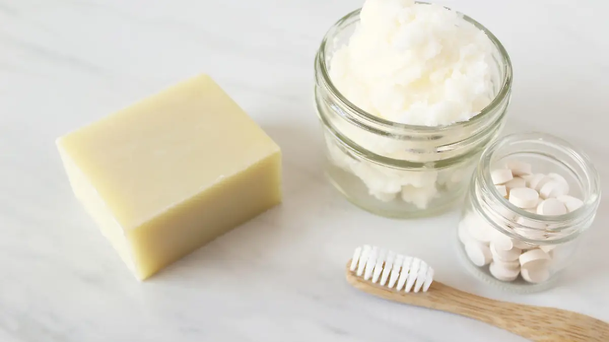 Zahnputztabletten mit Bambuszahnbürste