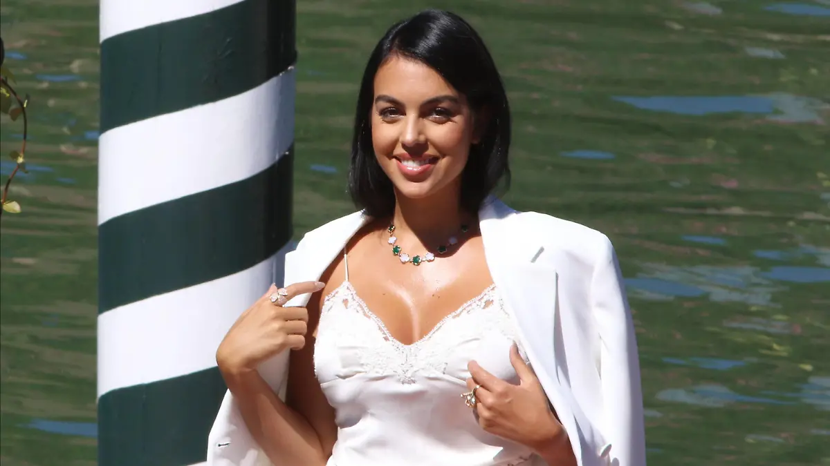 Spanish Georgina Rodriguez, companion of footballer Cristiano Ronaldo is arriving at the 77th Venice Film Festival at the Lido in Venice, Italy on September 3, 2020. Pierre Teyssot/ESPA-Images Venice USA - ZUMAcs12 0048035848st Copyright: xESPAxPhotoxAgencyx