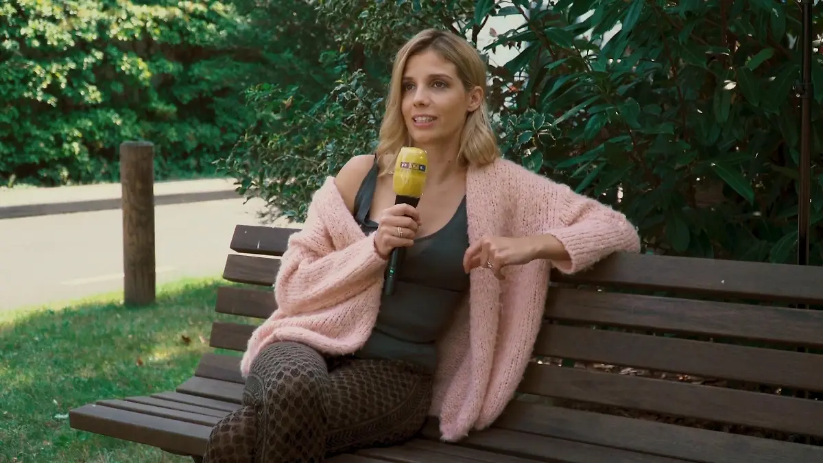 Als frischgebackene Mama am Serien-Set „Unter uns“ -Neuzugang Isabel Vollmer