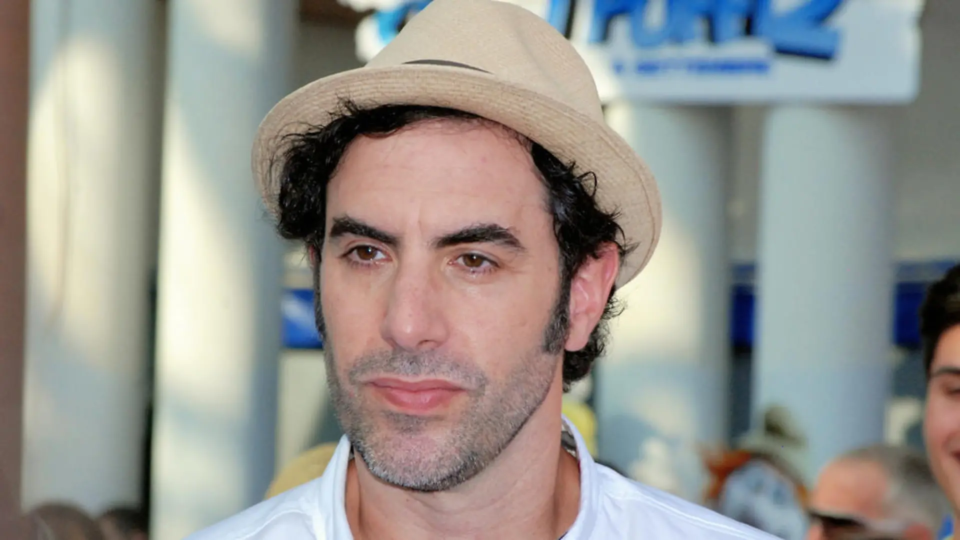 Sacha Baron Cohen geht erneut auf Mark Zuckerberg los