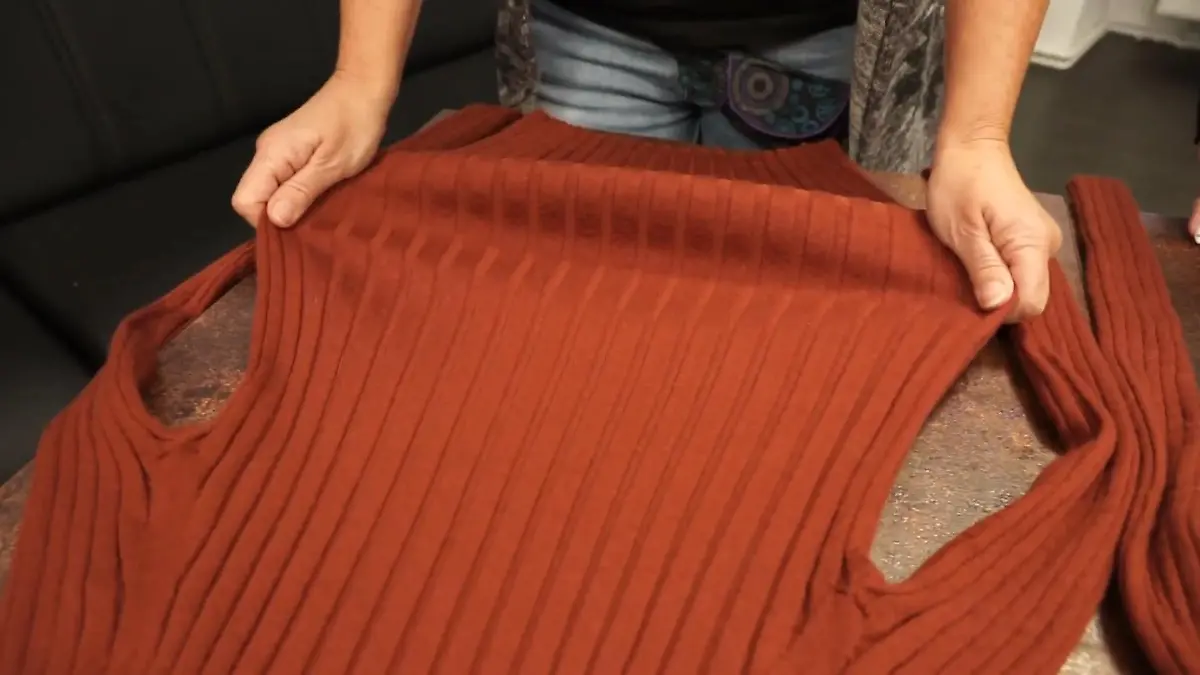 Wollpulli eingelaufen? Dieses Hausmittel hilft! Nach zu heißer Wäsche