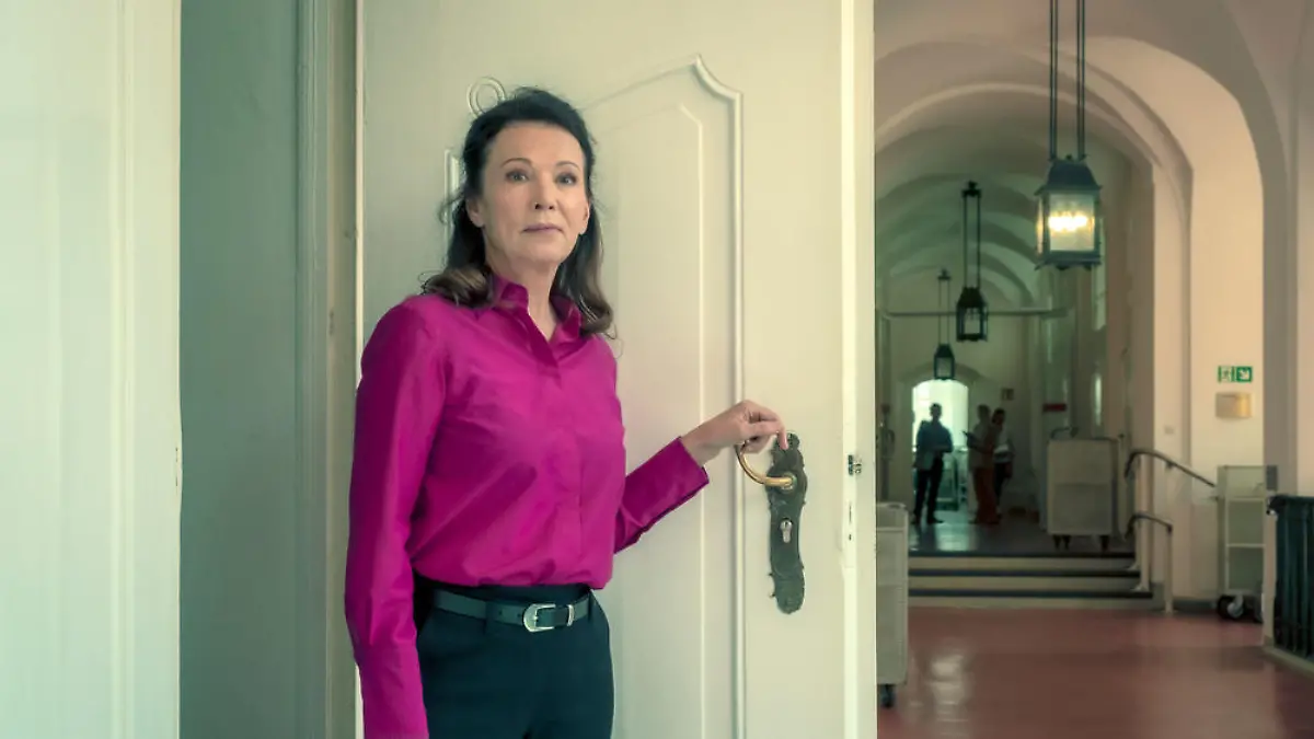 Iris Berben: "Wir sollten uns alle regelmäßig hinterfragen"