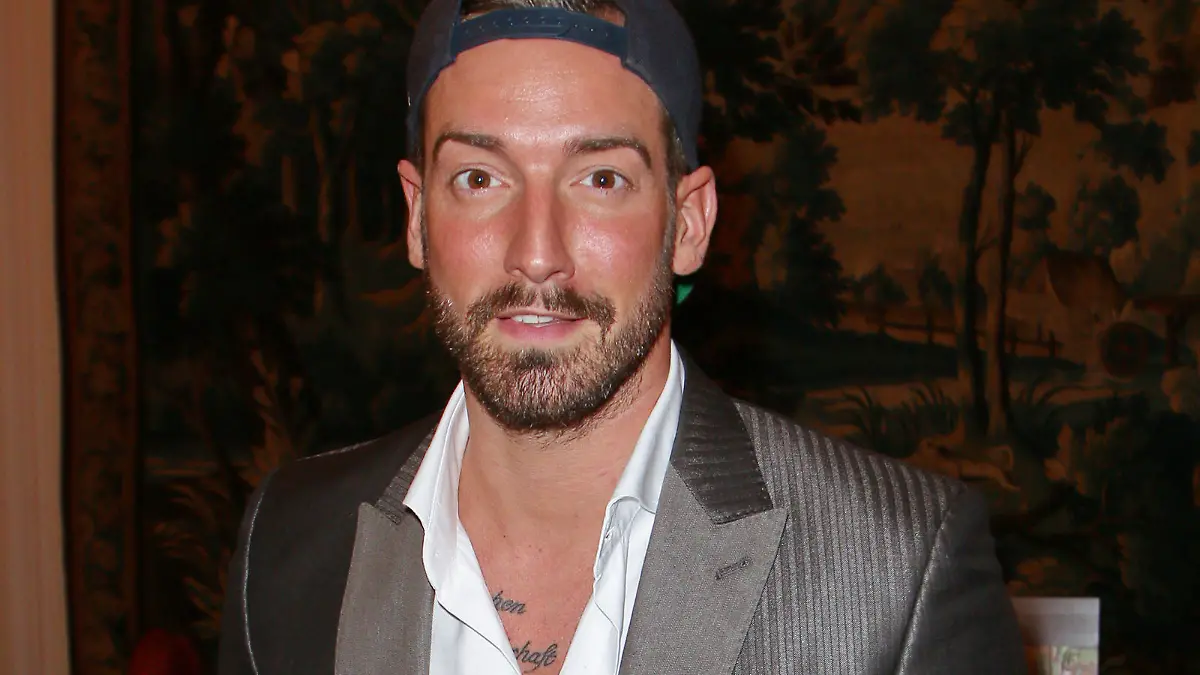 Jan Leyk ist seit einem Jahr happy liiert.