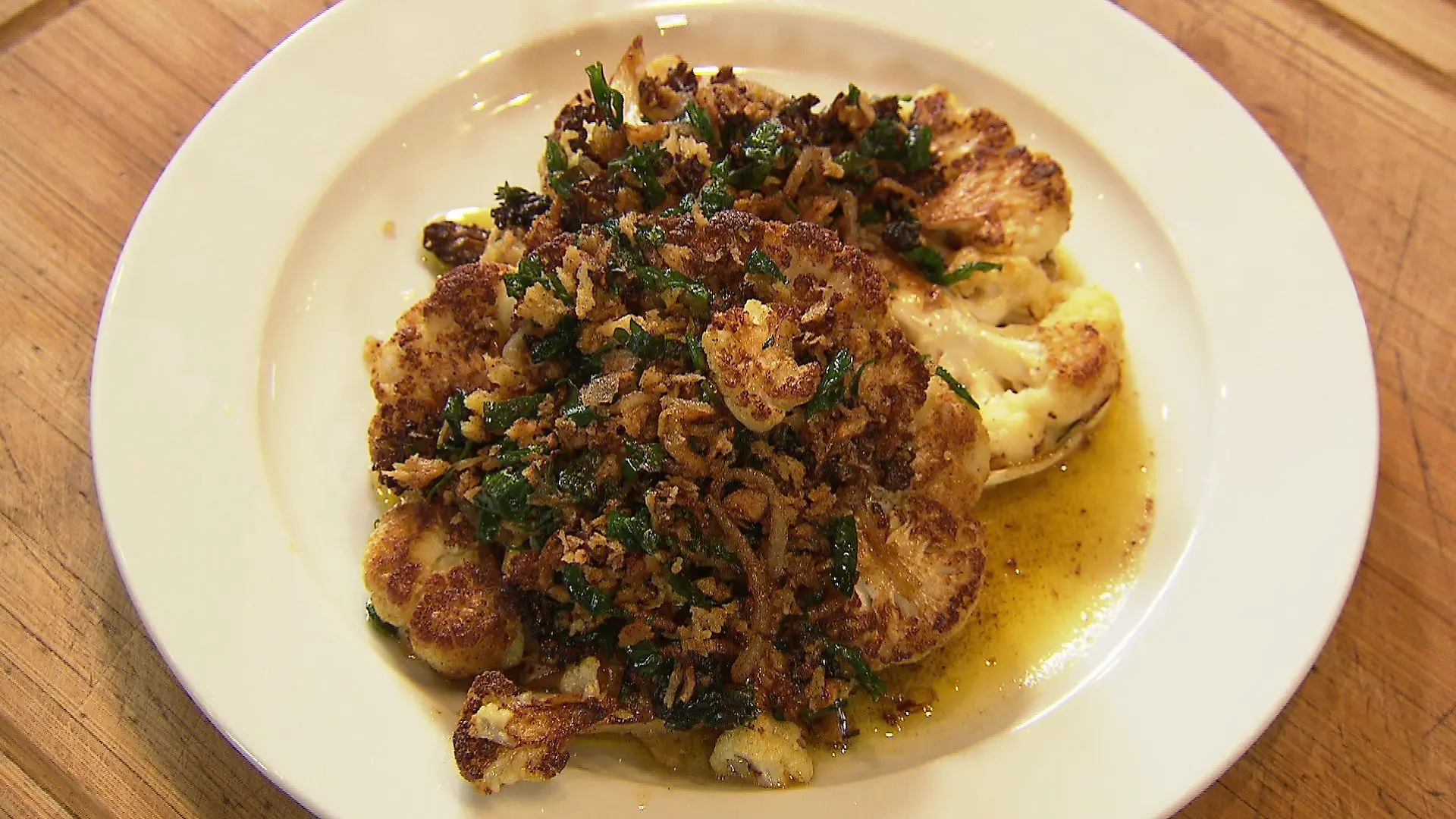 Gebratener Blumenkohl mit Morchelcrumble