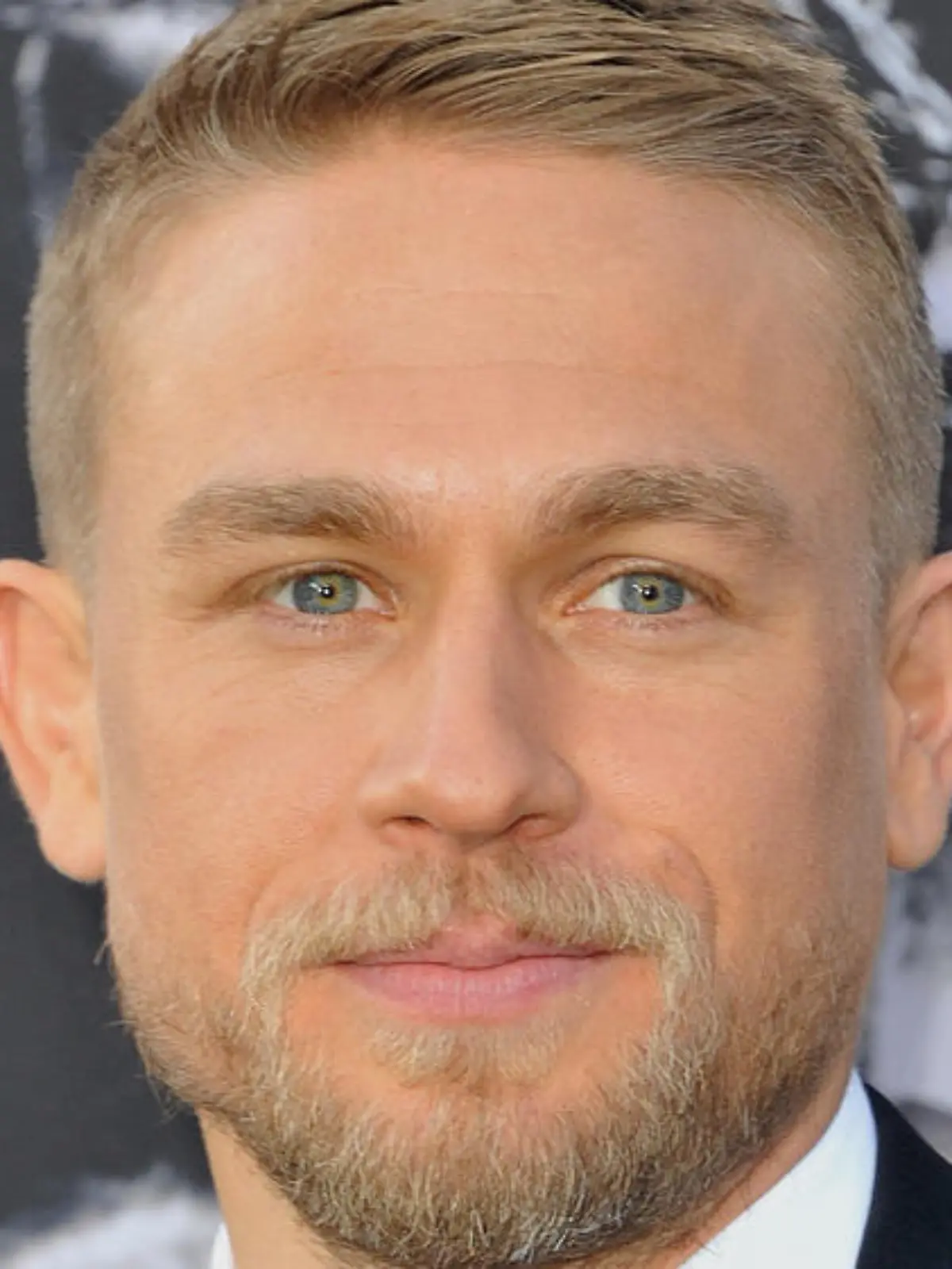 Charlie Hunnam wäre gerne der neue James Bond