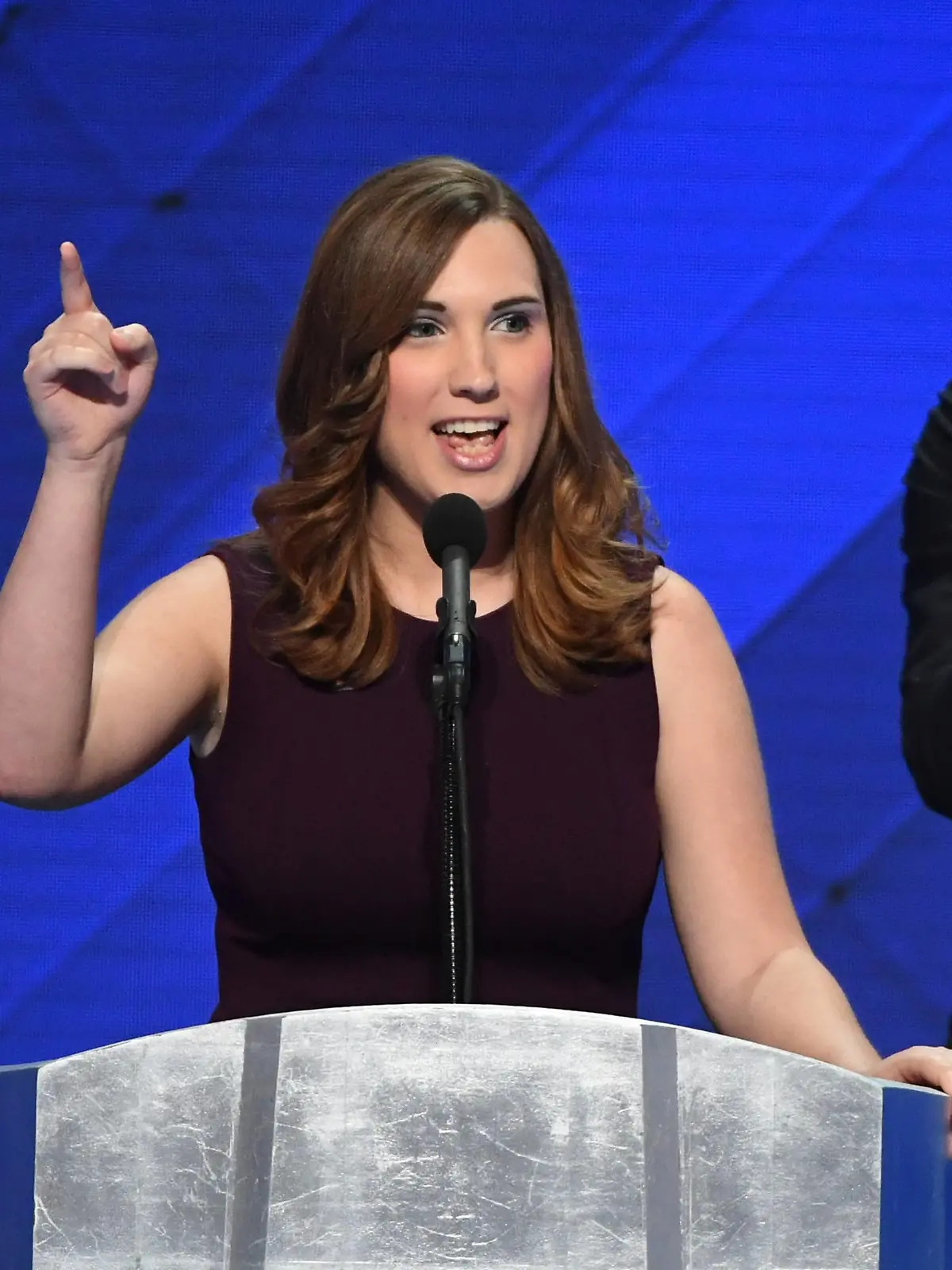  Sarah McBride, the first transgender person to address a national convention, addresses delegates during day four of the Democratic National Convention at Wells Fargo Center in Philadelphia, Pennsylvania on July 28, 2016. Democrat Hillary Clinton will face Republican Donald Trump in the national election. PUBLICATIONxINxGERxSUIxAUTxHUNxONLY PHI20160728819 PATxBENIC