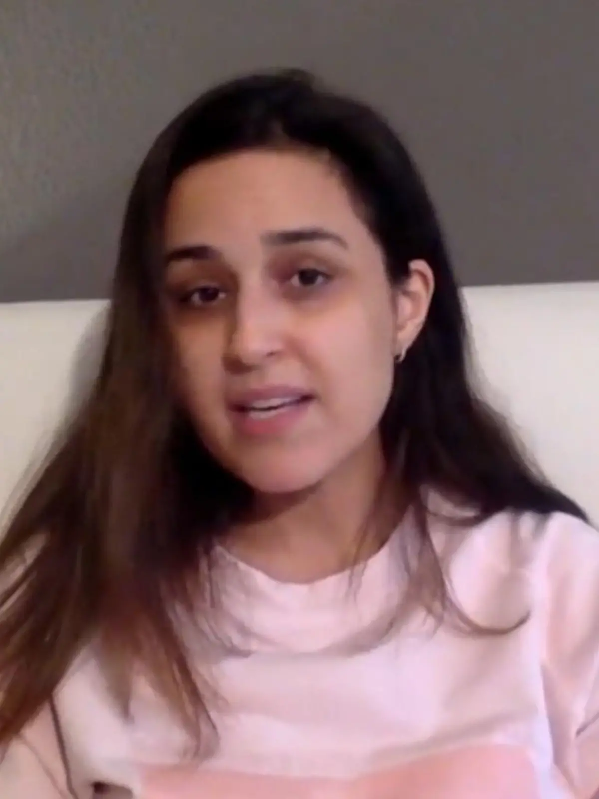 Nina Moghaddam hat Corona