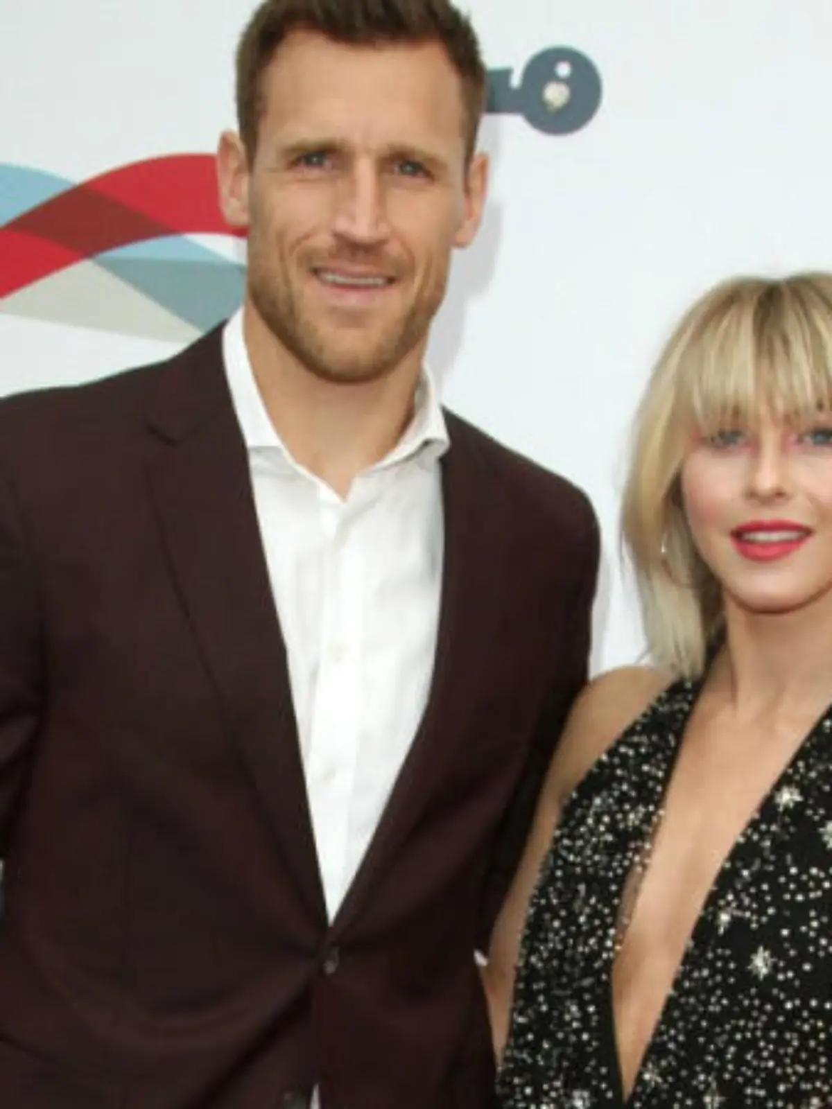 Julianne Hough macht Trennung amtlich