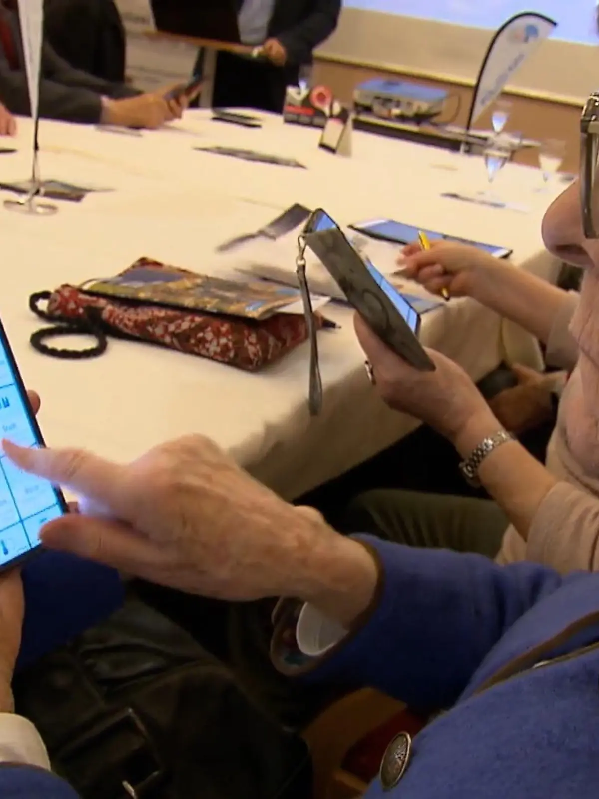 Bild zu: "App soll gegen Betrüger helfen"