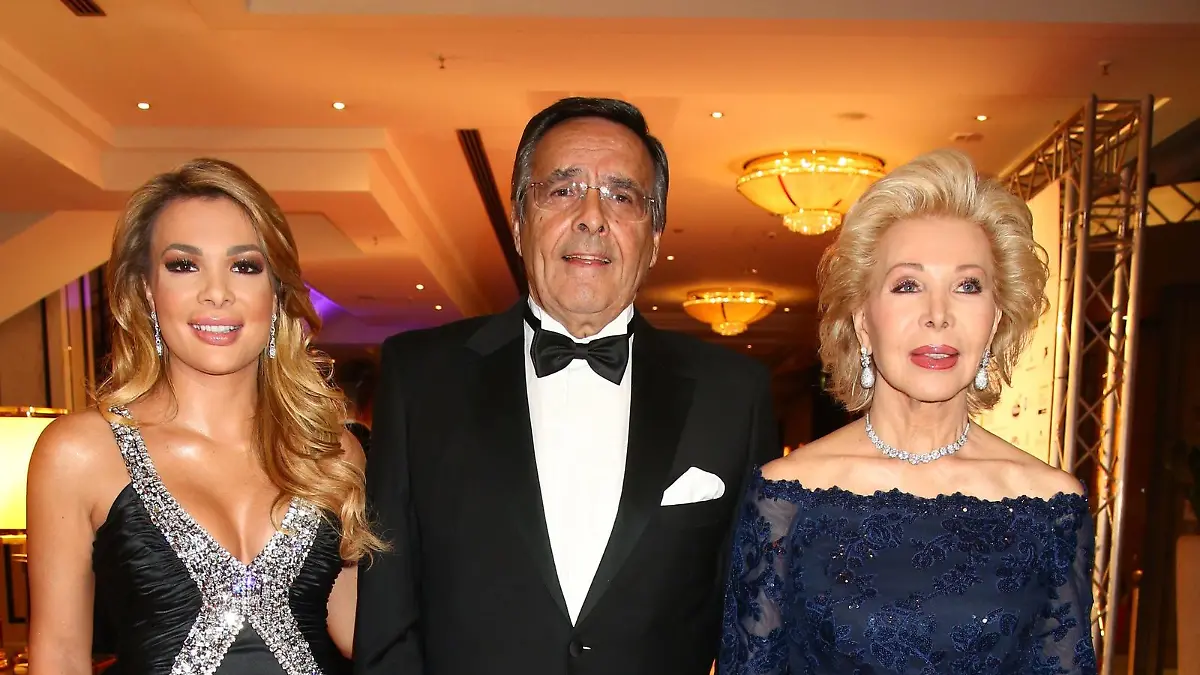 Mario Ohoven, Ute-Henriette Ohoven und Chiara Ohoven
auf dem Presseball Berlin 2018 dem ball des deutschen Mittelstands im Hotel Maritim in Berlin. | Verwendung weltweit