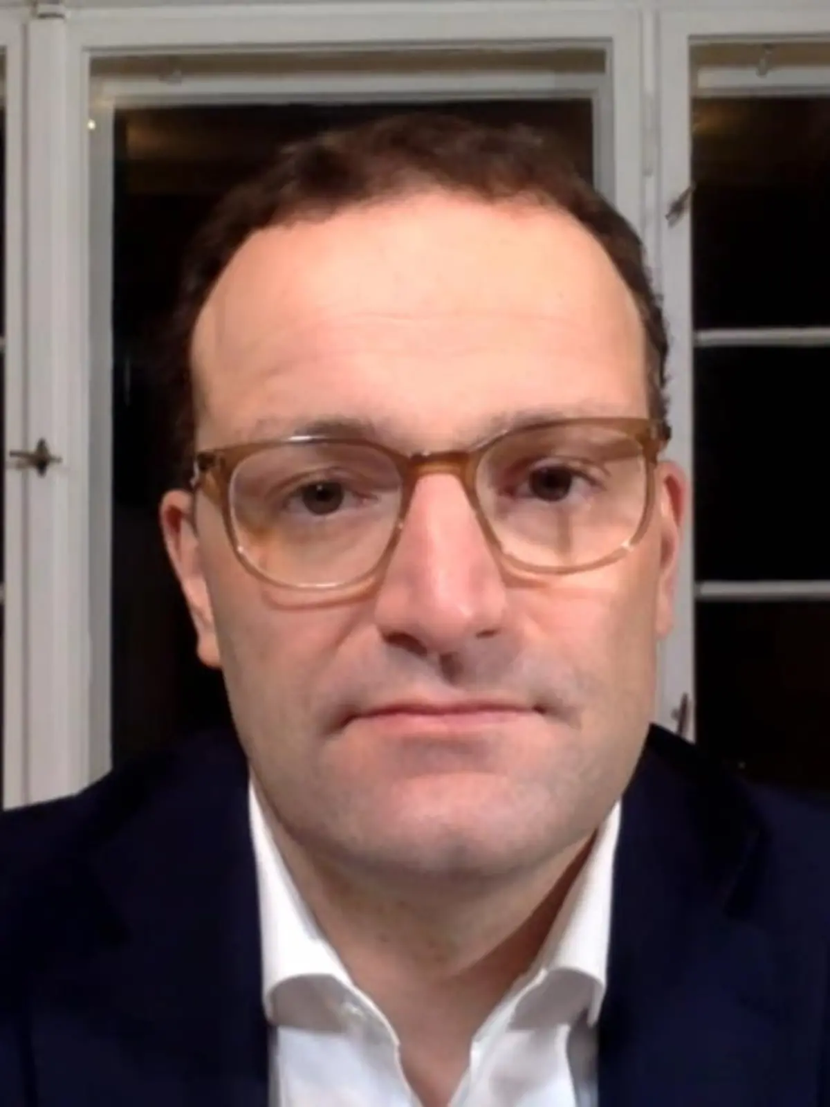 Im Interview mit Peter Kloeppel im RTL Aktuell Spezial "Die neuen Corona-Regeln - Härtetest für Deutschland" spricht der Bundesgesundheitsminister über die beschlossenen Maßnahmen. Spahn beschreibt, wie die Coronavirus-Erkrankung bei ihm verlief - und was sich für ihn persönlich dadurch verändert hat.