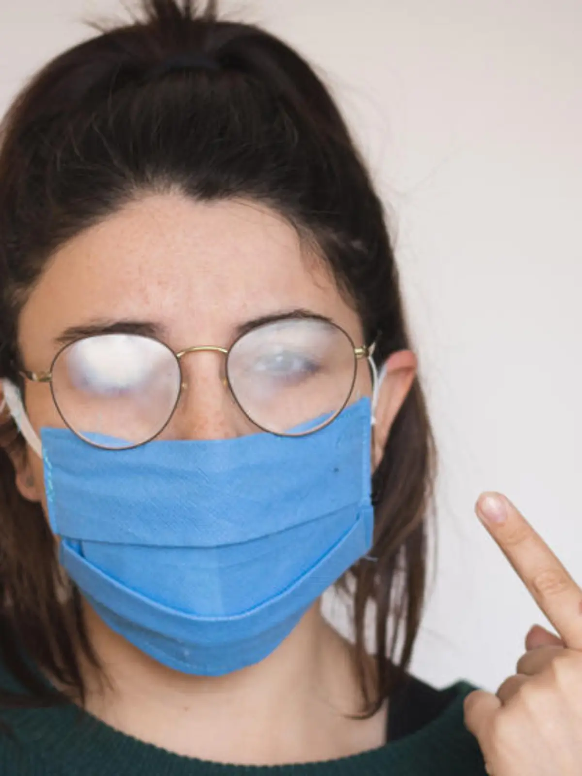 Beschlagene Gläser bei Kälte? So harmonieren Brille und Maske
