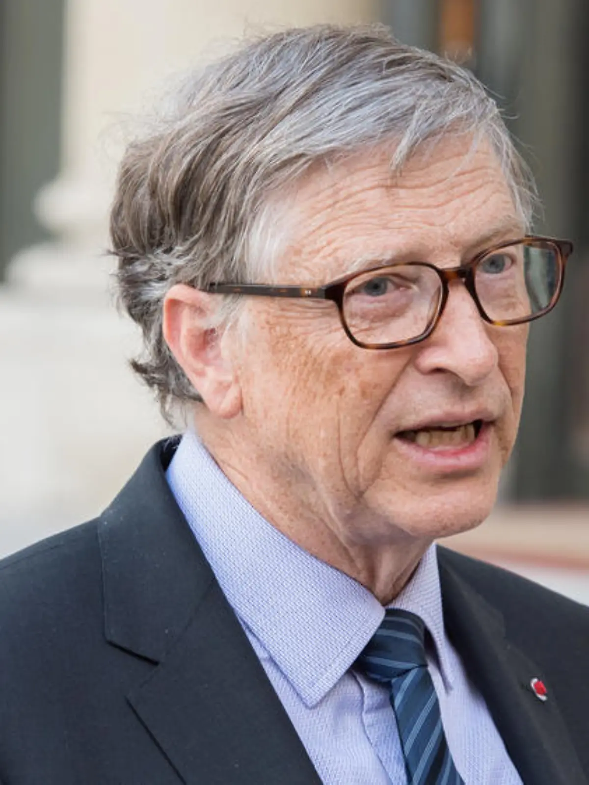 Bill Gates: Zwischen Philanthropie und Verschwörungstheorien