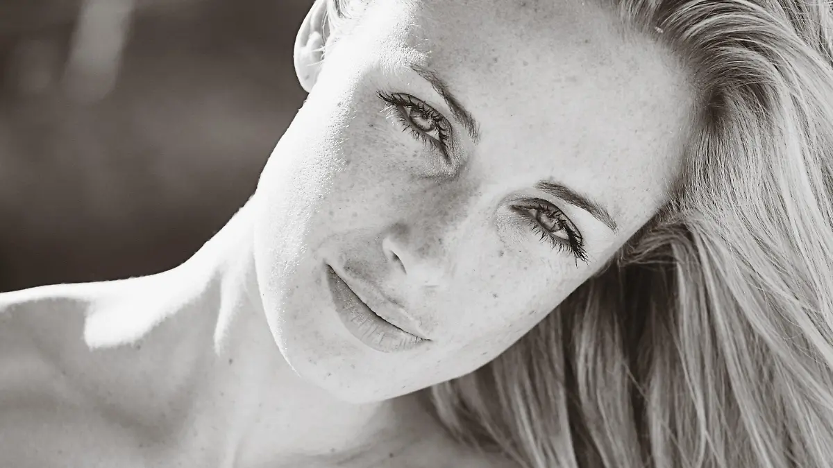 epa03584418 A photograph dated 19 November 2011 shows South African model Reeva Steenkamp in this handout picture released by Capacity Relations on 14 February 2013. According to South African media reports, South African paralympic and Olympic sprinter, Oscar Pistorius, has been arrested for the fatal shooting of his girlfriend Reeva Steenkamp at his Pretoria home in South Africa. EPA/CAPACITY RELATIONS / HANDOUT HANDOUT EDITORIAL USE ONLY/NO SALES +++(c) dpa - Bildfunk+++
