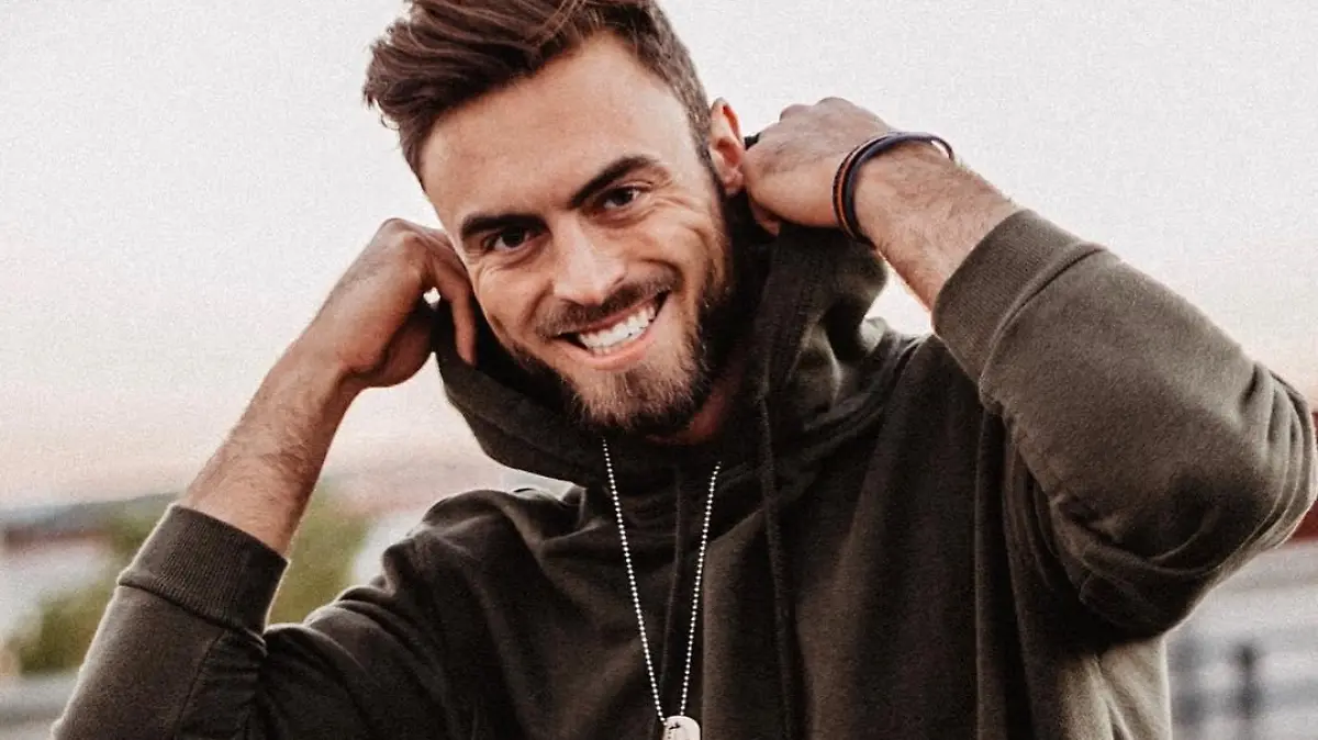 Mit diesem Lächeln wird Niko die Bachelor-Kandidatinnen garantiert begeistern.