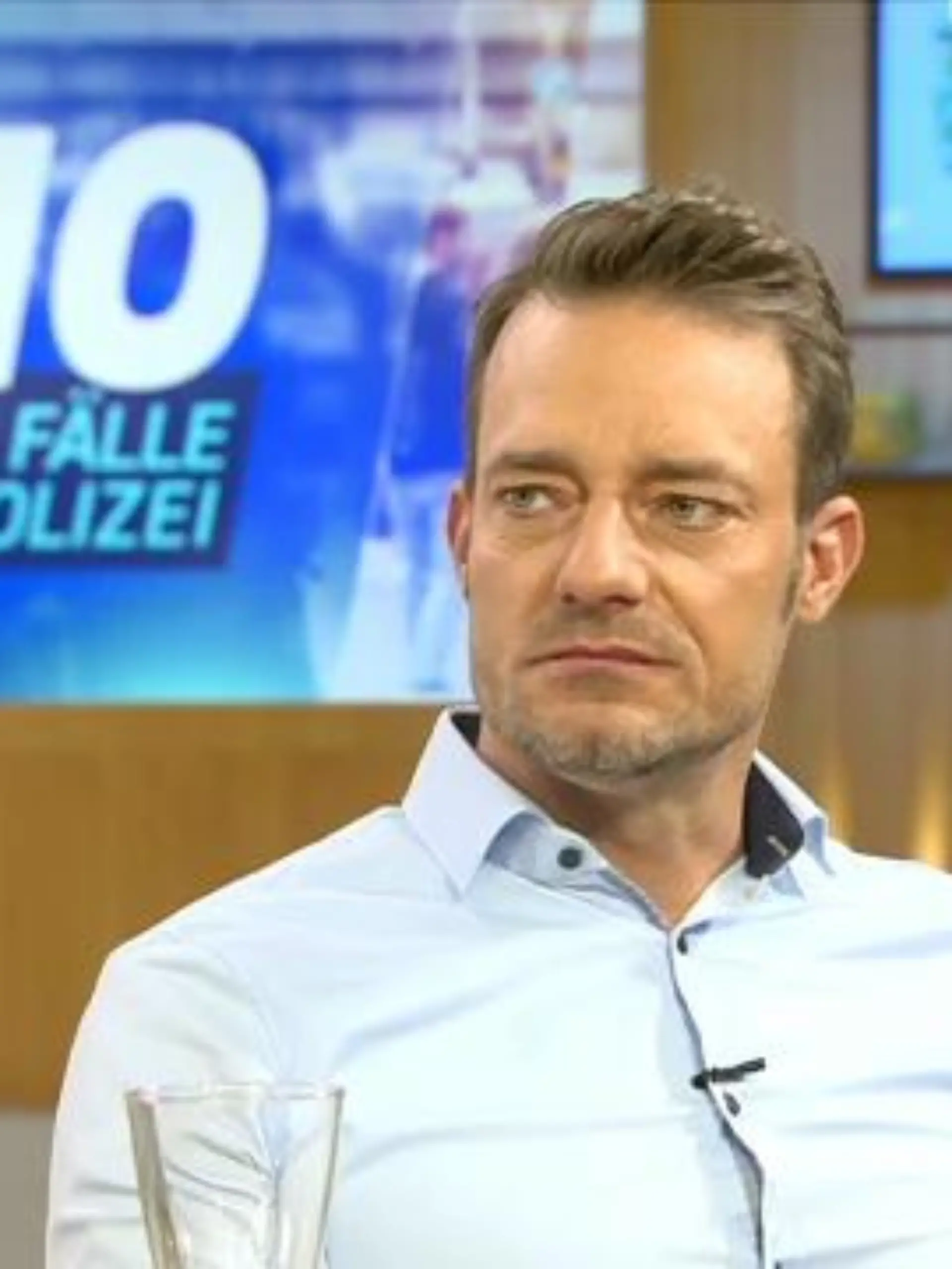 Eine Studie zu Rassismus bei der Polizei soll mehr Klarheit schaffen und die Beamten in ihrer Arbeit wieder stärken. Warum auch Oliver Huth vom Bund deutscher Kriminalbeamter diese Umfrage für sich und seine Kollegen sehr wichtig findet, erzählt er im Video. 