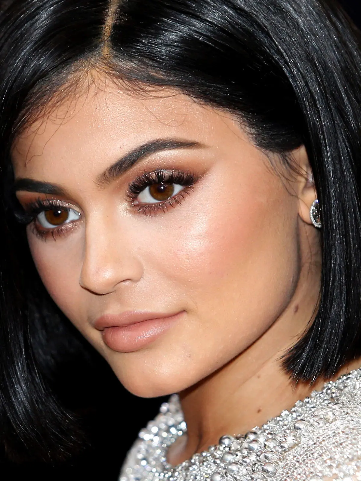 FILE PHOTO: Television personality Kylie Jenner arrives at the Metropolitan Museum of Art Costume Institute Gala (Met Gala) to celebrate the opening of "Manus x Machina: Fashion in an Age of Technology" in the Manhattan borough of New York, U.S., May 2, 2016.  REUTERS/Eduardo Munoz/File Photo