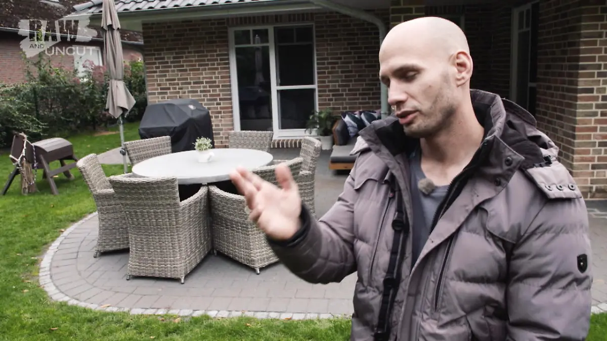 So starb sein Vater YouTube-Star Flying Uwe bei "RAW and UNCUT"