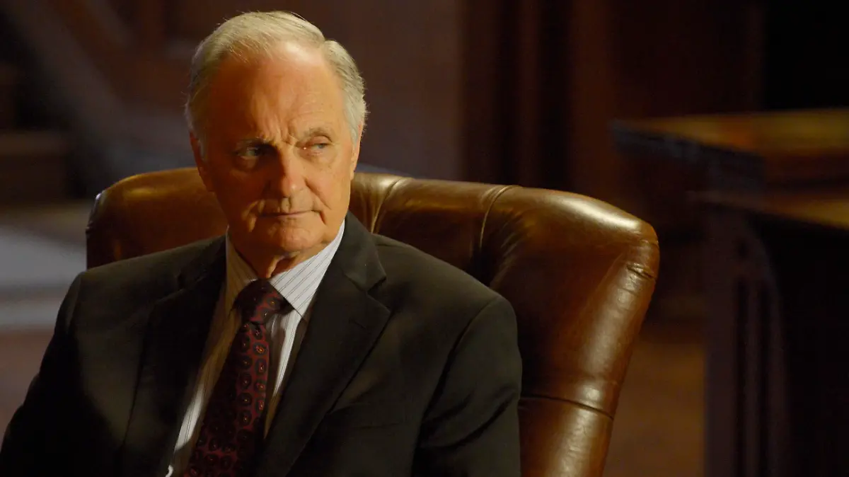 Fitch (Alan Alda)