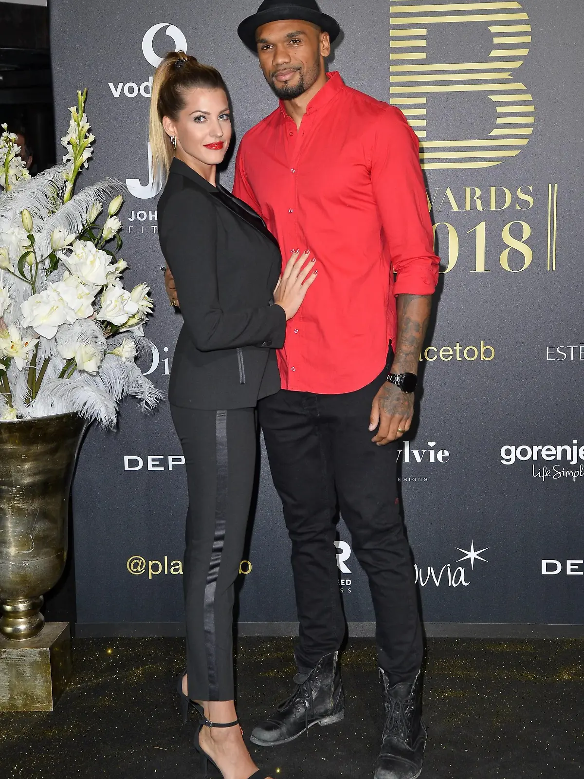  Sarah Harrison, Dominic Harrison, PLACE TO B Awards. Zum dritten Mal werden die PLACE TO B Awards an Social-Media-Stars und Content Creators verliehen in Berlin am 24.11.2018 / *** Sarah Harrison Dominic Harrison PLACE TO B Awards The PLACE TO B Awards will be presented to social media stars and content creators for the third time in Berlin on 24 11 2018