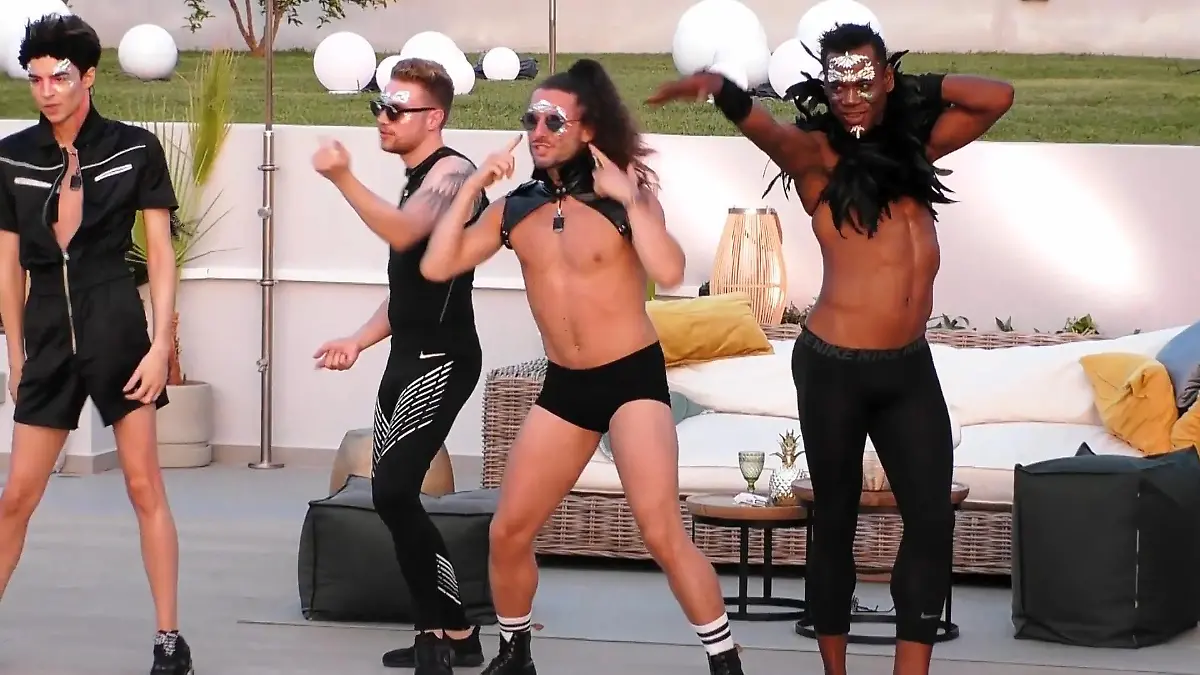 "Schwule Party" in der Kandidaten-Villa Prince Charming