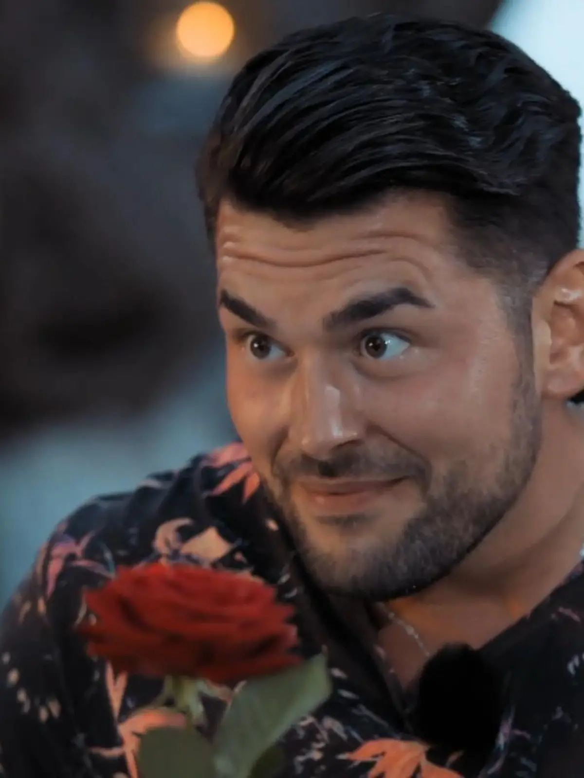 Die vorzeitige Rose von Melissa verschlägt Ioannis die Sprache