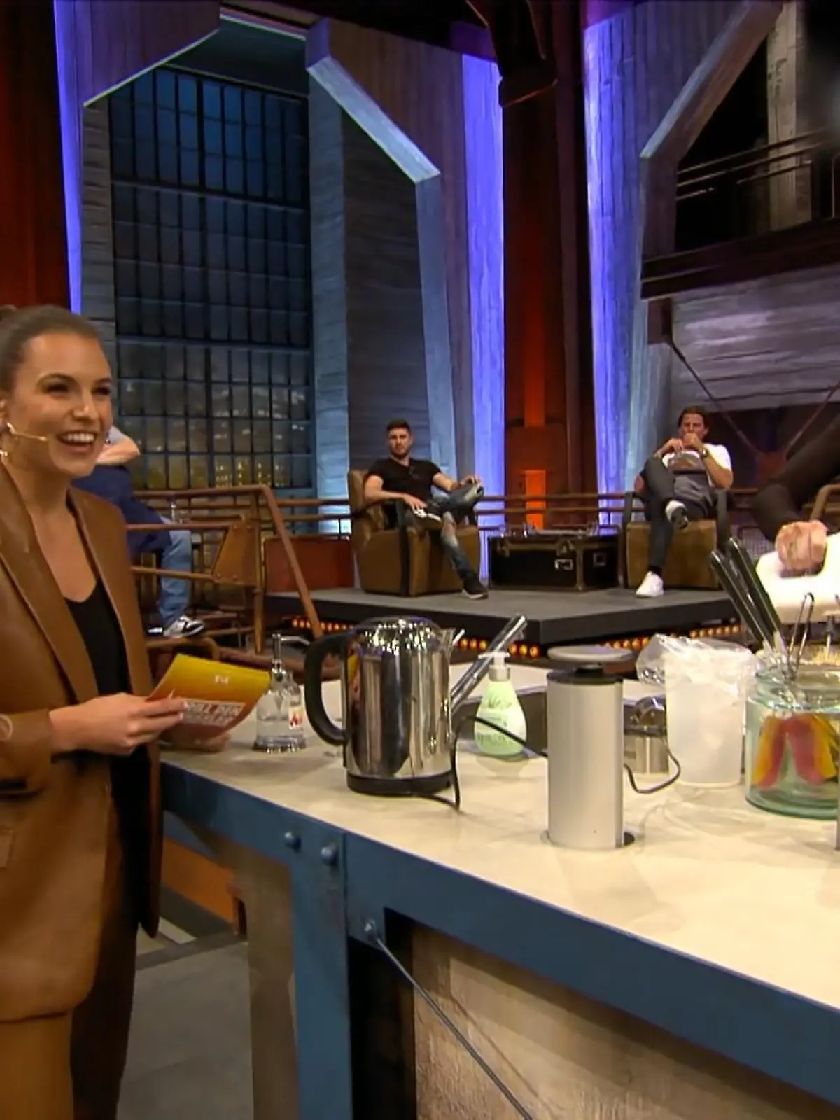 Bild zu: "Charlotte Würdig plaudert bei „Grill den Henssler“ über private Dinge."