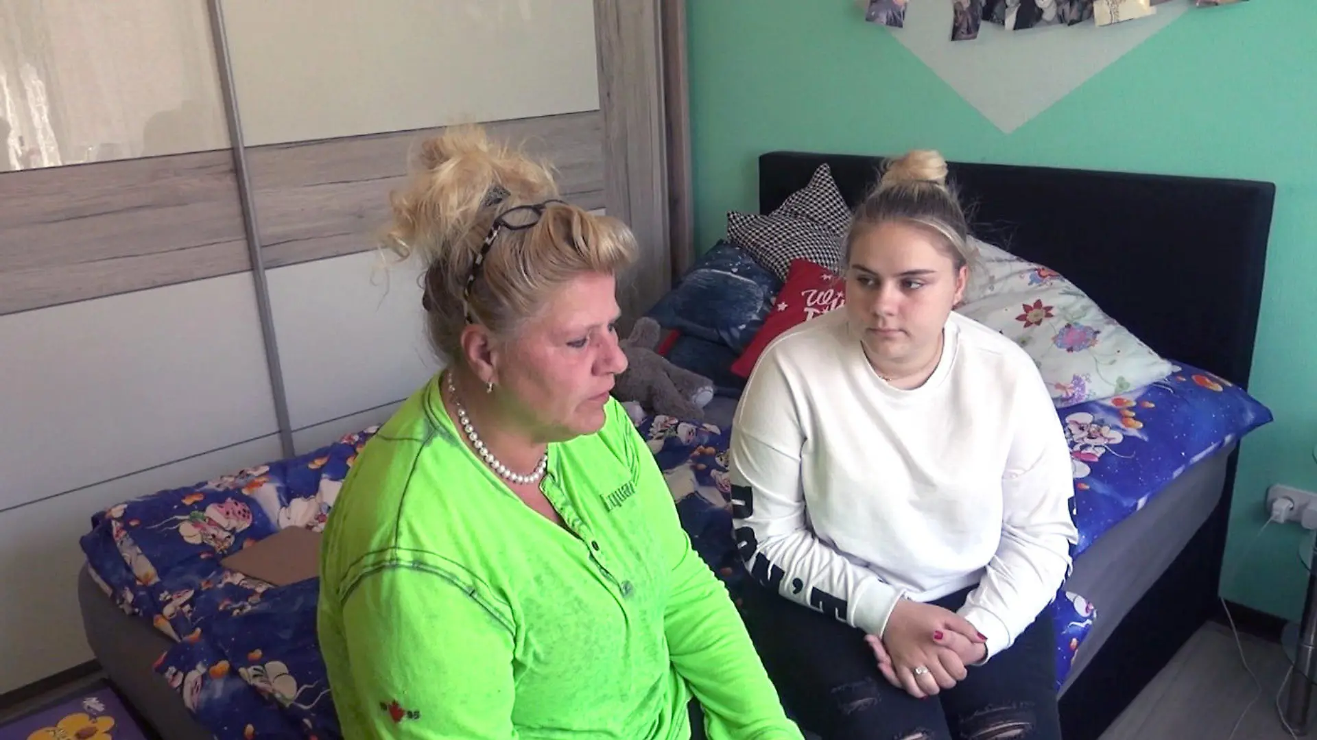 Estefania ist nach ihrem Krankenhausaufenthalt endlich wieder zu Hause. Gemeinsam mit Mama Silvia spricht sie über ihre Zukunft