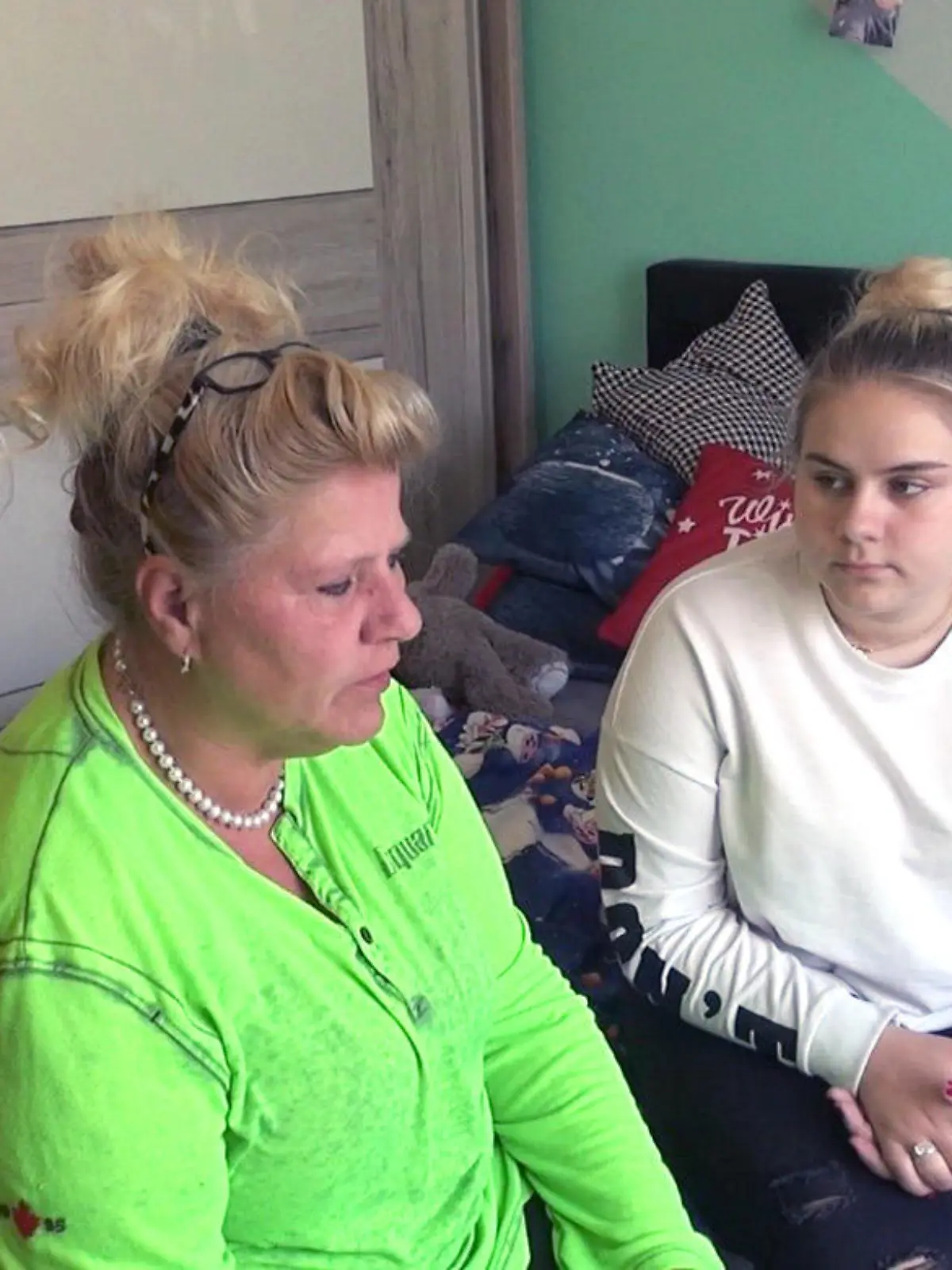 Estefania ist nach ihrem Krankenhausaufenthalt endlich wieder zu Hause. Gemeinsam mit Mama Silvia spricht sie über ihre Zukunft