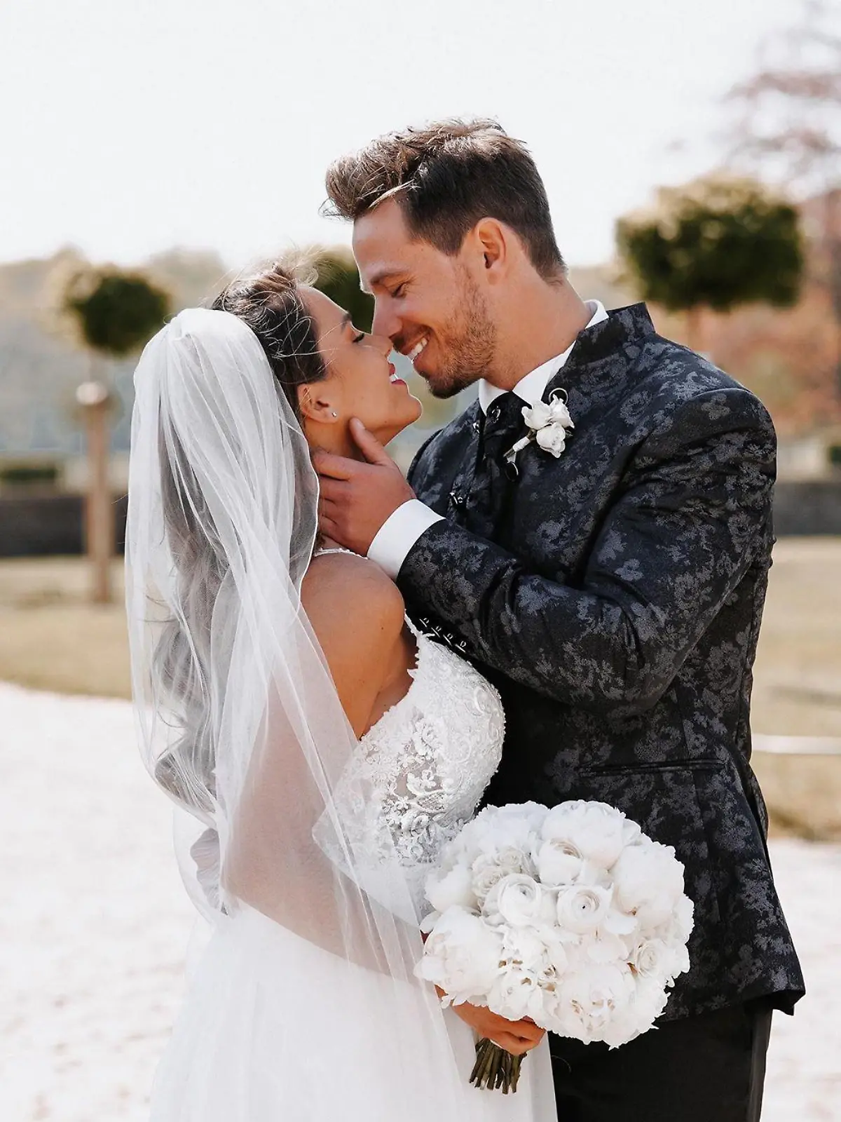 Angelina (geb. Heger) und Sebastian Pannek bei ihrer Hochzeit.