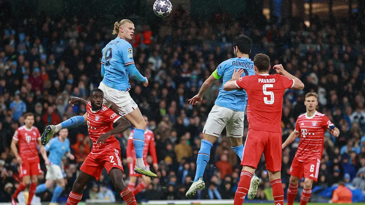 UEFA Champions League Quarter-Finals 1st Leg Manchester City v Bayern Munich Älkay GündoÄüan 8 of Manchester City heads the ball goalwards after Erling Haland 9 of Manchester City misses the ball during the UEFA Champions League Quarter-Finals 1st Leg Manchester City vs Bayern Munich at Etihad Stadium, Manchester, United Kingdom, 11th April 2023 Photo by Mark Cosgrove/News Images Manchester Etihad Stadium Manchester United, ManU Kingdom Copyright: xMarkxCosgrove/NewsxImagesx