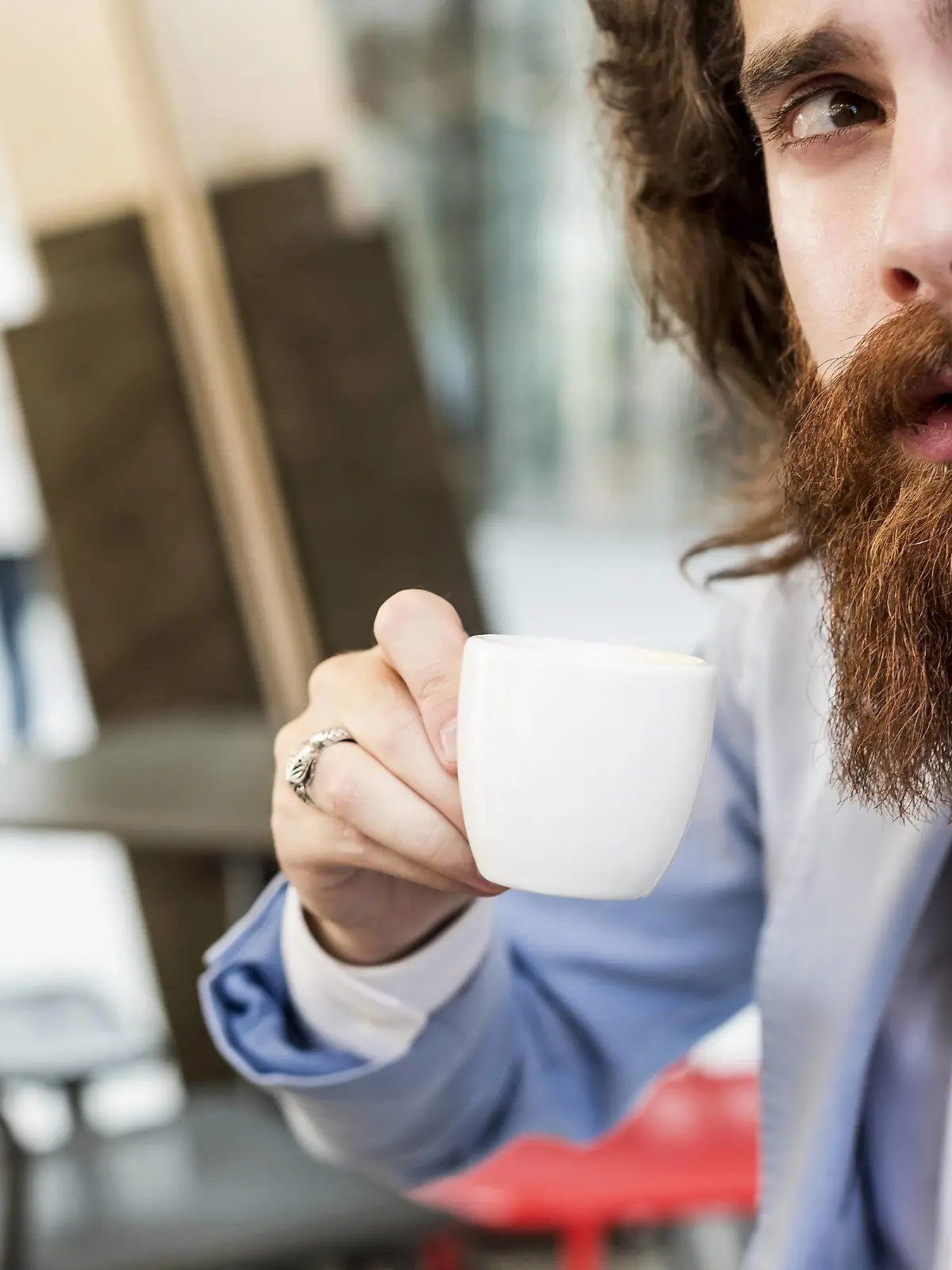 Stylish businessman drinking espresso in a cafe model released Symbolfoto PUBLICATIONxINxGERxSUIxAUTxHUNxONLY MAUF000752

stylish Businessman Drinking Espresso in a Cafe Model released Symbolic image PUBLICATIONxINxGERxSUIxAUTxHUNxONLY MAUF000752  