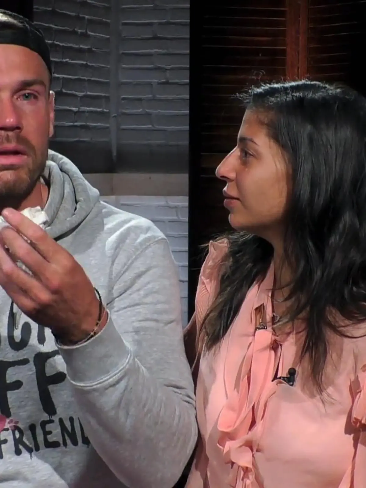 Bild zu: "Eva Benetatou und Chris ziehen aus dem Sommerhaus aus"