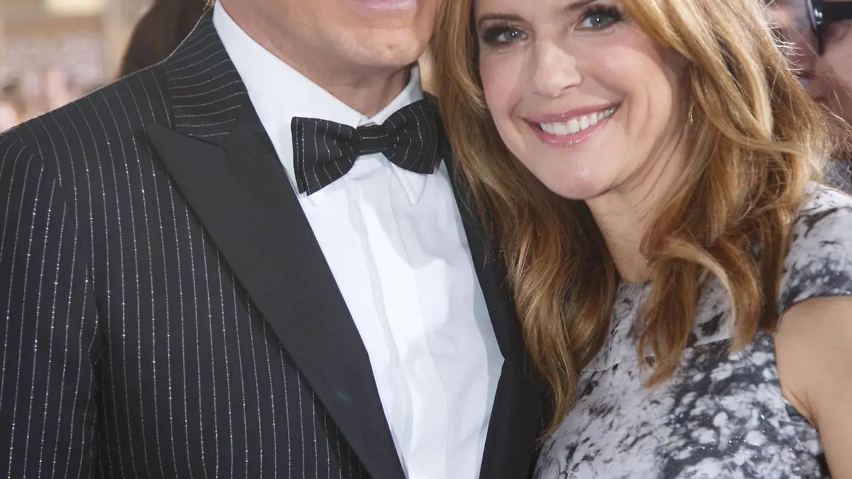  January 8, 2017 - Beverly Hills, CA, USA - Nominated for BEST PERFORMANCE BY AN ACTOR IN A SUPPORTING ROLE IN A SERIES, MINI-SERIES OR MOTION PICTURE MADE FOR TELEVISION for his role in The People v. O.J. Simpson: American Crime Story, actor John Travolta and Kelly Preston attend the 74th Annual Golden Globes Awards at the Beverly Hilton in Beverly Hills, CA on Sunday, January 8, 2017. Beverly Hills U.S. PUBLICATIONxINxGERxSUIxAUTxONLY - ZUMAz03_ 20170108_shf_z03_763