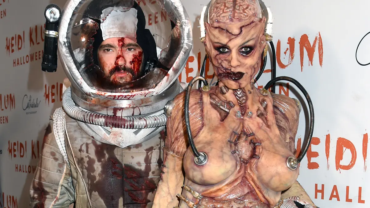 Celebrities attend the 20th Annual Heidi Klum Halloween Party... Presented by Amazon Prime Video and SVEDKA Vodka. Held at Cathédrale Restaurant at Moxy East Village, New York City, NY. October 31, 2019. © Photo Image Press/Splash News
Pictured: Tom Kaulitz & Heidi Klum
Ref: SPL5125791 311019 NON-EXCLUSIVE
Picture by: Photo Image Press/Splash News / SplashNews.com
Splash News and Pictures
Los Angeles: 310-821-2666
New York: 212-619-2666
London: +44 (0)20 7644 7656
Berlin: +49 175 3764 166
photodesk@splashnews.com
World Rights,
