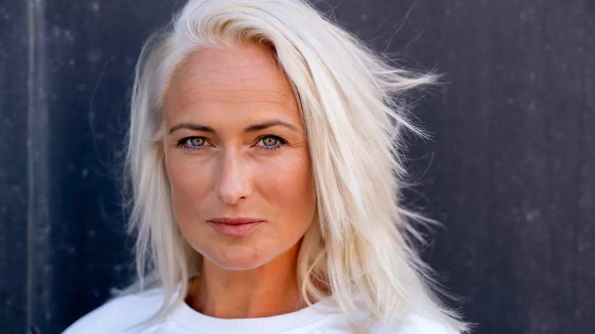 GZSZ-Star Eva Mona Rodekirchen mit neuer Frisur