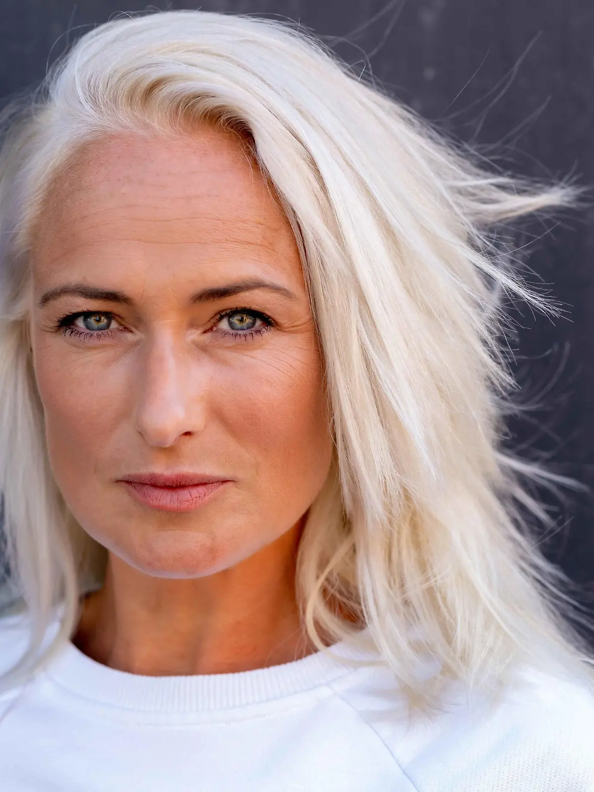 GZSZ-Star Eva Mona Rodekirchen mit neuer Frisur