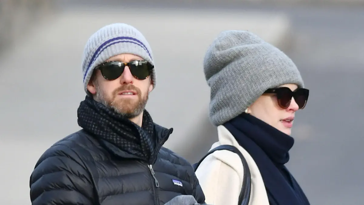 Anne Hathaway: Erstes Familienfoto zu viert Sie ist wieder Mama geworden