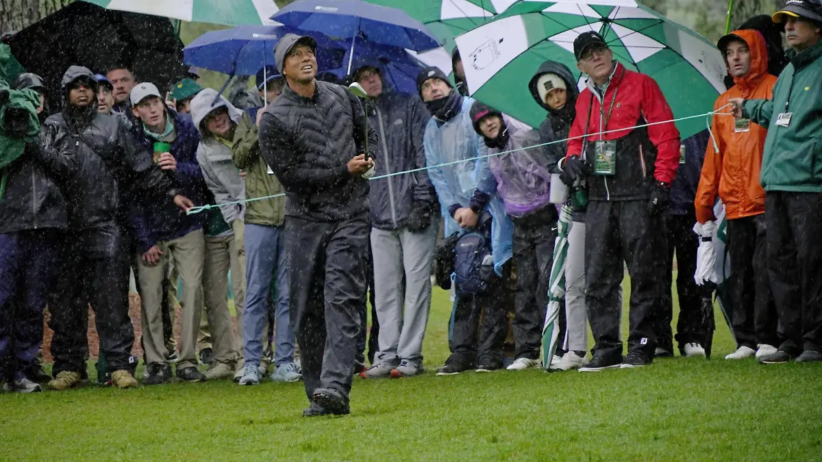 Golf: Masters Tournament Tiger Woods watches his shot on the 14th hole during the third round of the Masters Tournament at Augusta National Golf Club in Augusta, Georgia, on April 8, 2023. PUBLICATIONxINxGERxSUIxAUTxHUNxONLY A14AA0001414729P