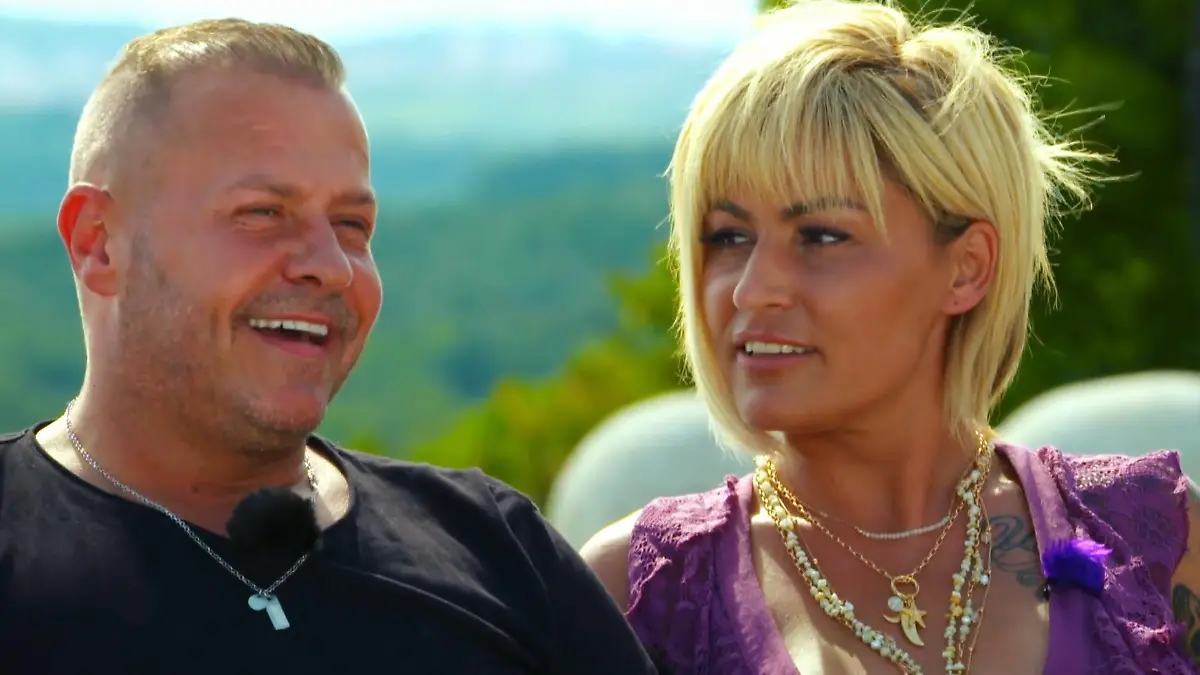Willi sucht sich eine Single-Lady aus, die er schon kennt Jasmin Herren sieht rot