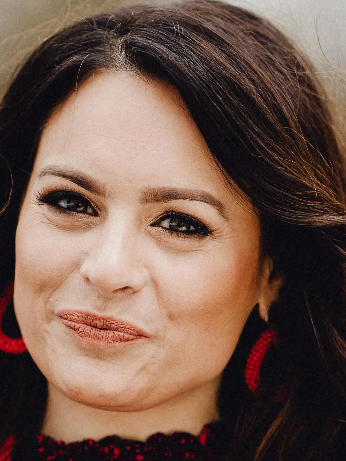 Unsere neue „Explosiv“-Moderatorin Leonie Koch ist Fan von Body Positivity.